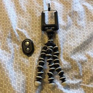 Bluetooth selfie tripod and Bluetooth remote